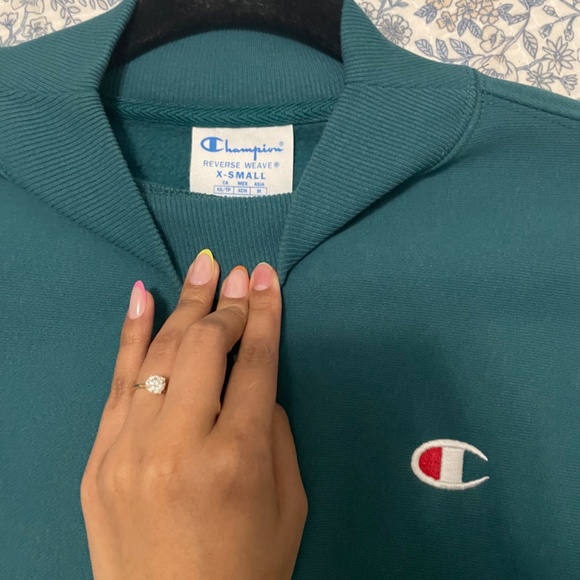 Cropped Champions Sweater - Picture 2 of 2